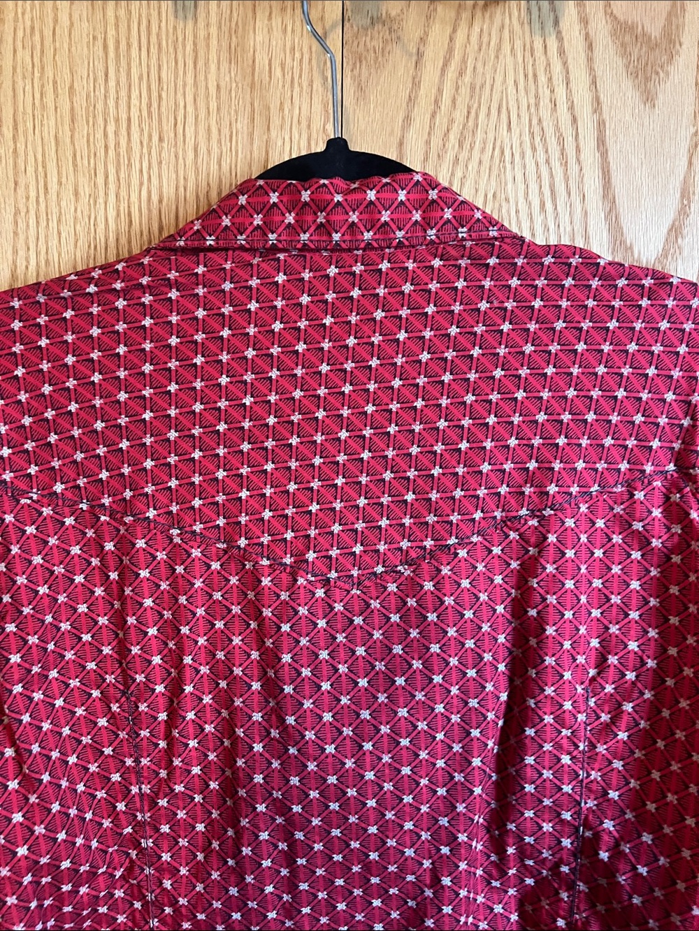 Cruel, Red Geometric Snap-Front Western Shirt size ladies large. - Picture 5 of 7